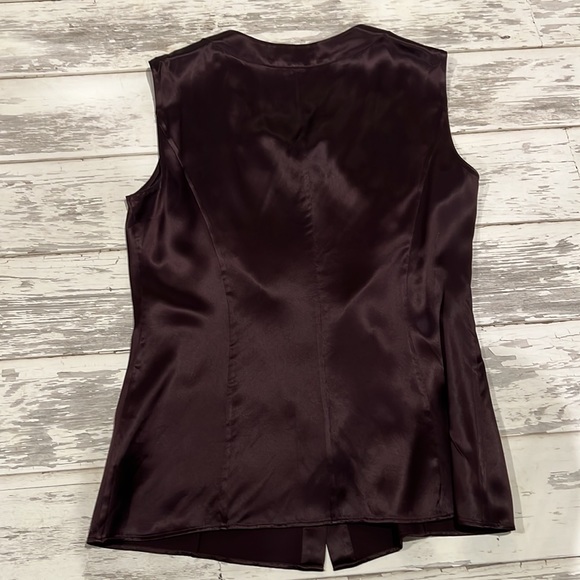 Brooks Brothers Women’s Size 6 Sleeveless Blouse Silk Top Plum Color - Picture 4 of 4